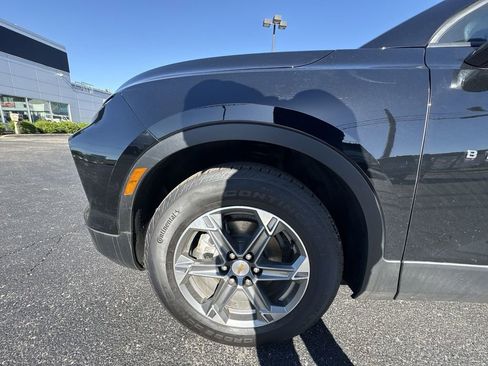 Used 2024 Chevrolet Blazer LT FWD image 17