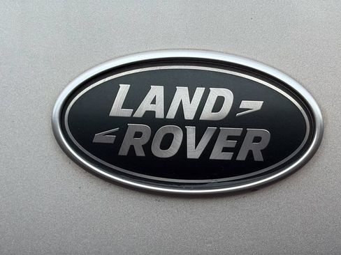 Used 2019 Land Rover Range Rover Velar R-Dynamic SE AWD/4WD image 27