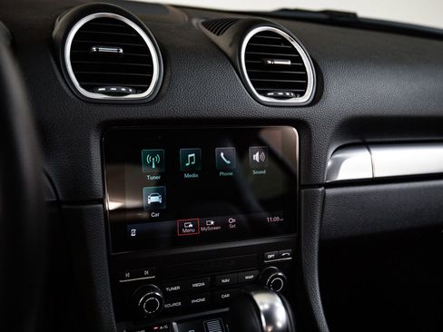 Certified 2024 Porsche 718 Cayman RWD image 18