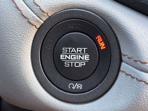 Used 2022 Dodge Durango R/T w/ Blacktop Package AWD/4WD image 29