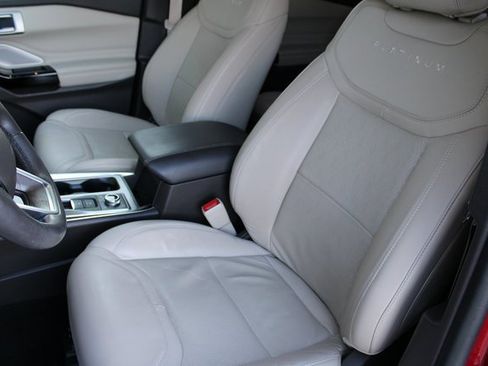 Used 2022 Ford Explorer Platinum w/ Equipment Group 601A image 6