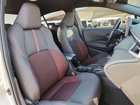 Used 2025 Toyota Corolla SE image 18