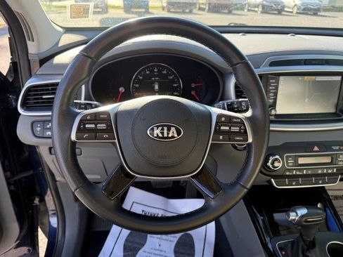 Used 2019 Kia Sorento SX image 19