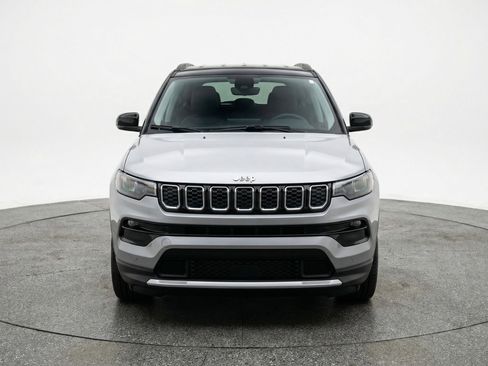 Used 2025 Jeep Compass Limited AWD/4WD image 2