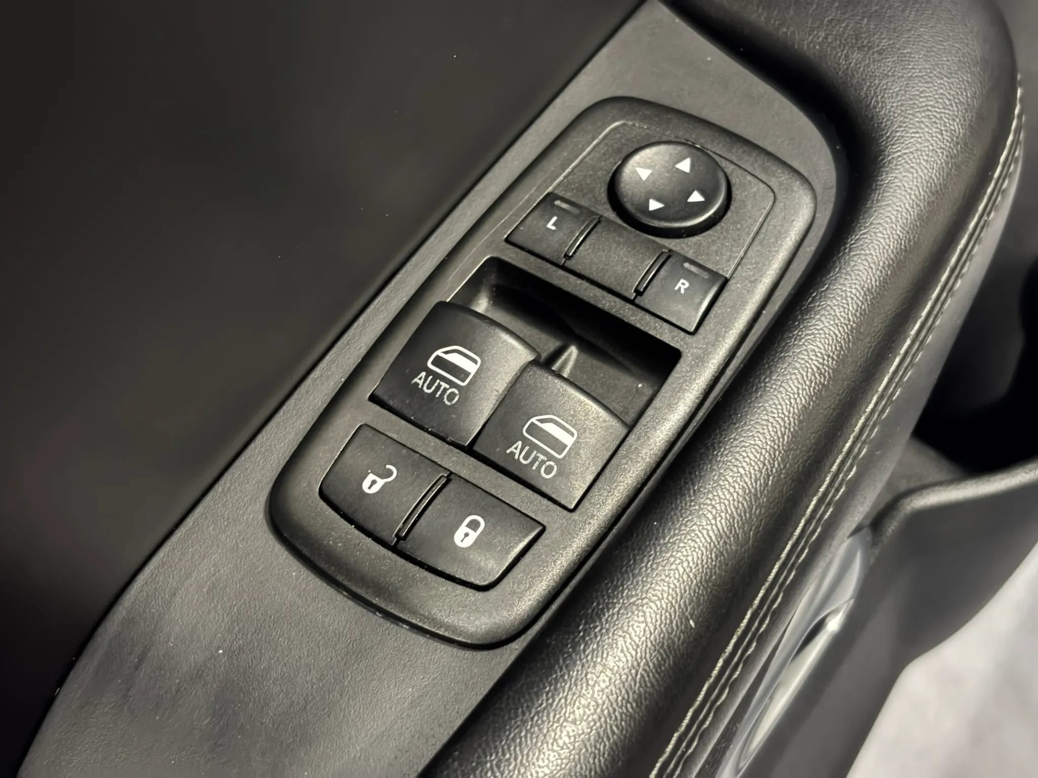 Used 2015 Dodge Challenger SXT Plus RWD image 32