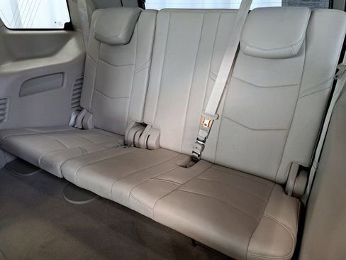 Used 2018 Cadillac Escalade Luxury image 36