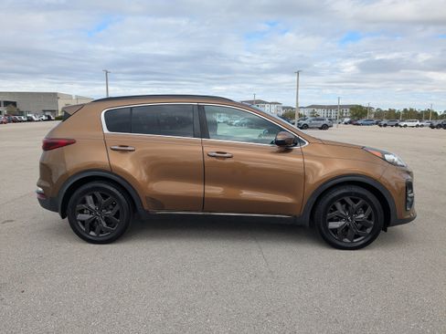 Used 2020 Kia Sportage S w/ S Premium Package image 4