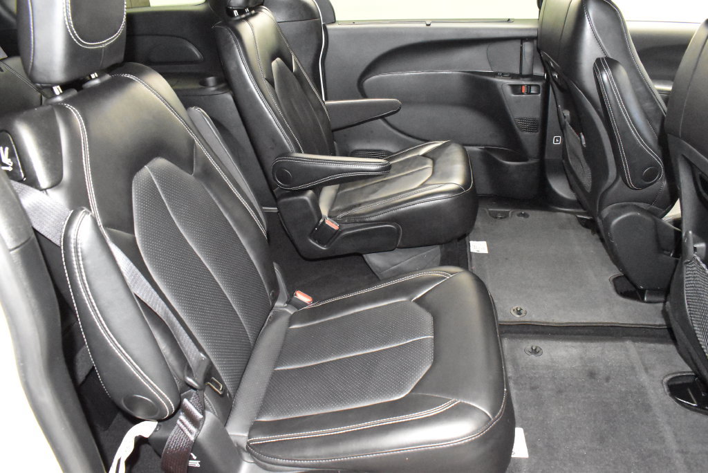 Used 2025 Chrysler Pacifica Select FWD image 29