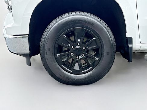 Used 2023 Chevrolet Silverado 1500 LT AWD/4WD image 36