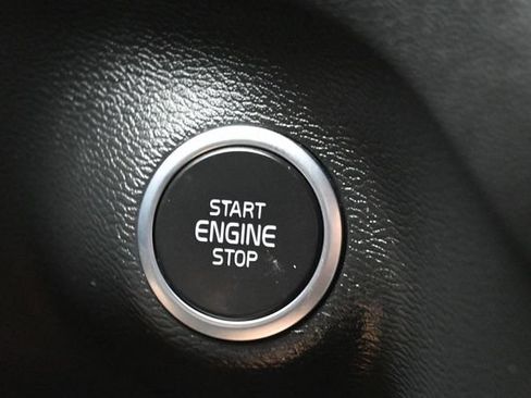 Used 2023 Volvo XC40 B5 Core w/ Convenience Package AWD/4WD image 21