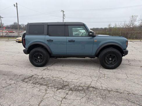 Used 2022 Ford Bronco Badlands image 5