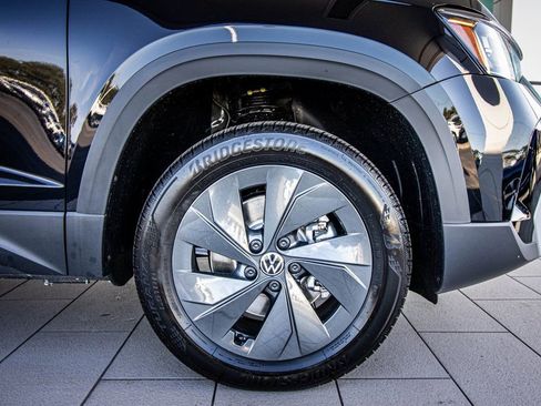 New 2026 Volkswagen Taos S image 19