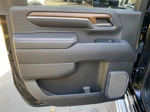 Used 2024 Chevrolet Silverado 3500 High Country w/ Technology Package image 10