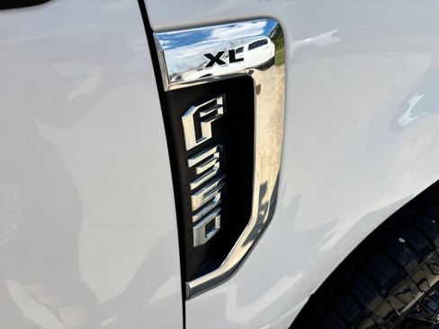 Used 2017 Ford F350 XL w/ Power Equipment Group RWD image 9