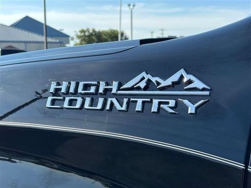 Used 2025 Chevrolet Silverado 1500 High Country w/ Z71 Off-Road Package AWD/4WD image 15