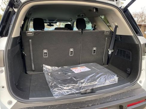 New 2025 Nissan Pathfinder SV w/ Black Appearance Package image 24