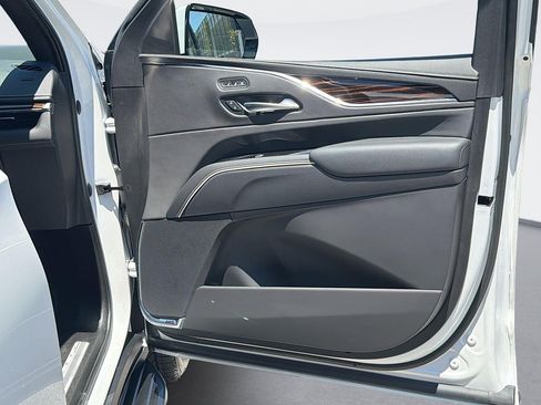 Certified 2023 Cadillac Escalade ESV Premium Luxury AWD/4WD image 34