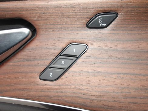 New 2025 Jeep Grand Cherokee Summit image 16