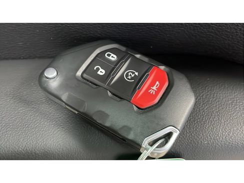 Used 2025 Jeep Wrangler Unlimited Sahara AWD/4WD image 19