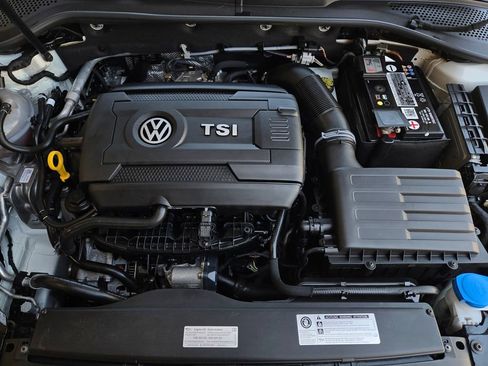 Used 2018 Volkswagen GTI SE FWD image 26