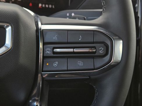 Used 2024 GMC Acadia Elevation w/ Black Edition image 13