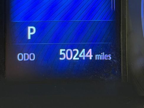 Used 2018 Toyota C-HR XLE FWD image 39