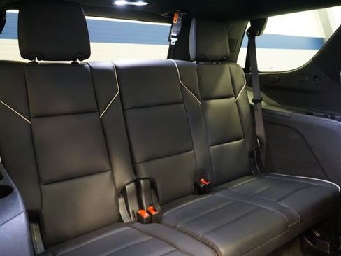 Certified 2025 Cadillac Escalade Premium Luxury AWD/4WD image 20