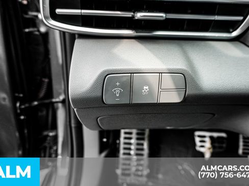 Used 2025 Hyundai Elantra Sport image 36