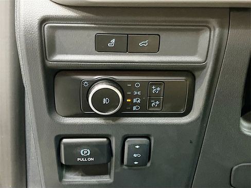 Used 2024 Ford Expedition XLT image 10