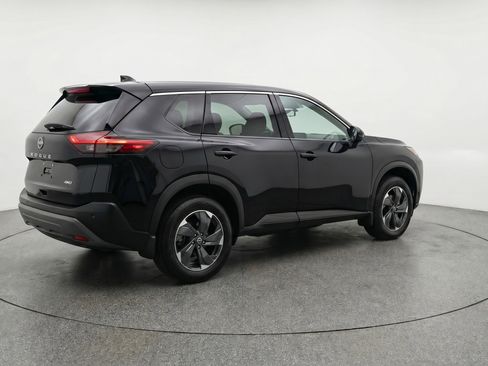 Used 2025 Nissan Rogue SV image 9