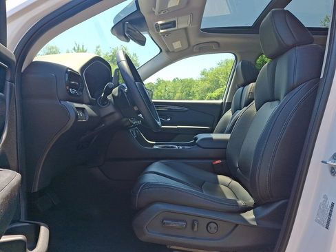 Used 2023 Honda Pilot Touring image 14