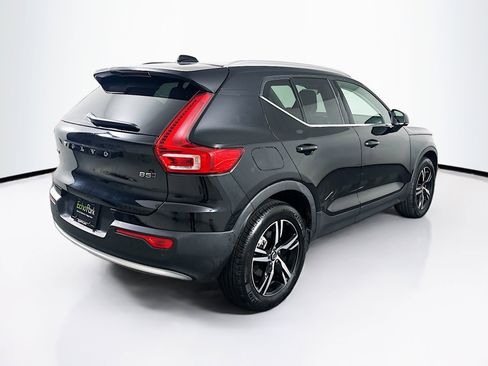 Used 2025 Volvo XC40 B5 Core image 9