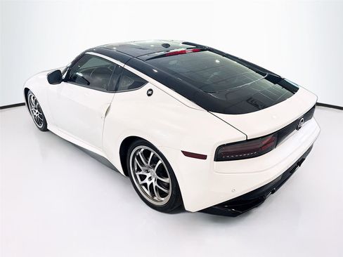 Used 2025 Nissan Z Sport w/ Floor Mat Package RWD image 3