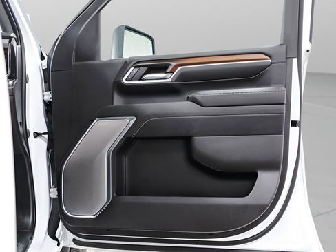 Used 2024 GMC Sierra 2500 Denali w/ Denali Reserve Package AWD/4WD image 36