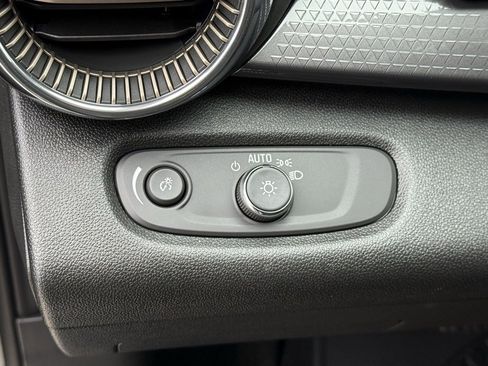 Used 2025 Chevrolet Trax ACTIV w/ Driver Confidence Package image 30