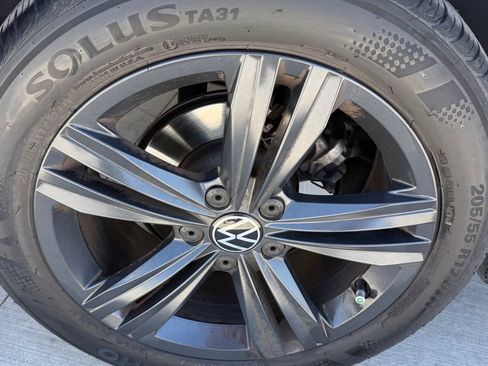 Used 2024 Volkswagen Jetta SE w/ Panoramic Sunroof Package FWD image 11