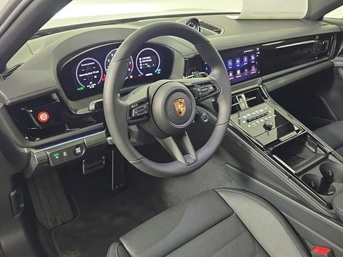 New 2026 Porsche Panamera 4 image 4
