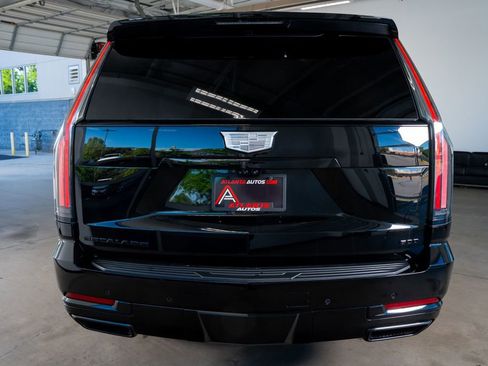 Used 2026 Cadillac Escalade ESV Platinum Sport w/ LPO, ONYX Package image 11