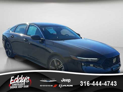 Used 2025 Honda Accord Sport image 1