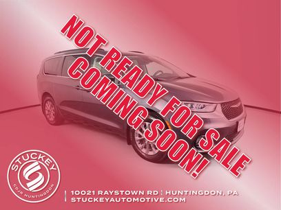 Used 2022 Chrysler Pacifica Touring-L