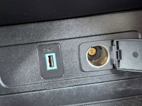 Used 2018 Ford Escape SEL image 31