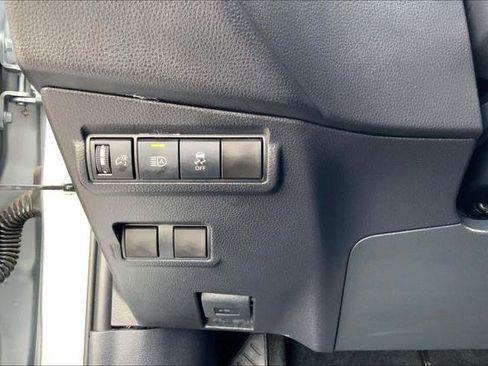 Certified 2026 Toyota Corolla Cross LE FWD image 33