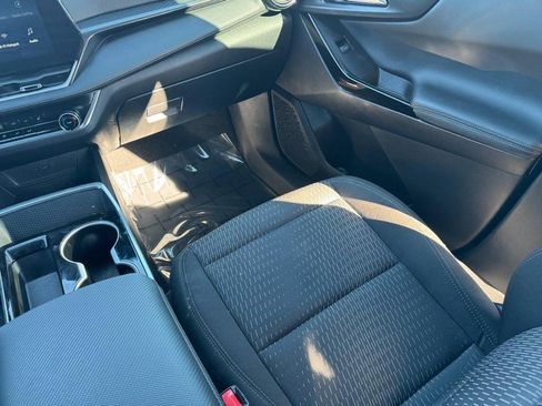 Used 2025 Chevrolet Equinox LT w/ Safety and Technology Package image 15