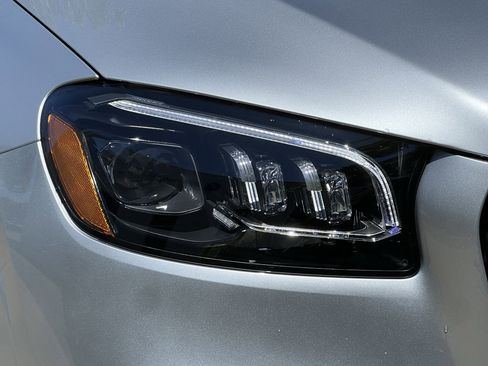 Certified 2026 Mercedes-Benz GLS 580 4MATIC image 11