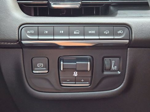 Used 2024 Cadillac Escalade Sport w/ Touring Package AWD/4WD image 24