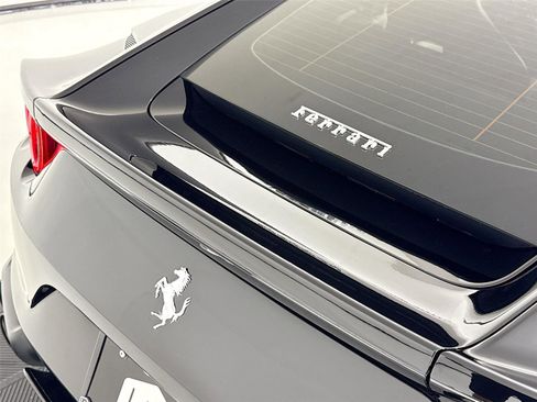 Used 2018 Ferrari 812 Superfast image 33