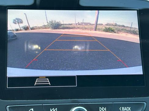 Used 2021 Chevrolet Malibu LT FWD image 30