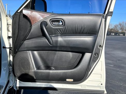 Used 2017 Nissan Armada SL image 26