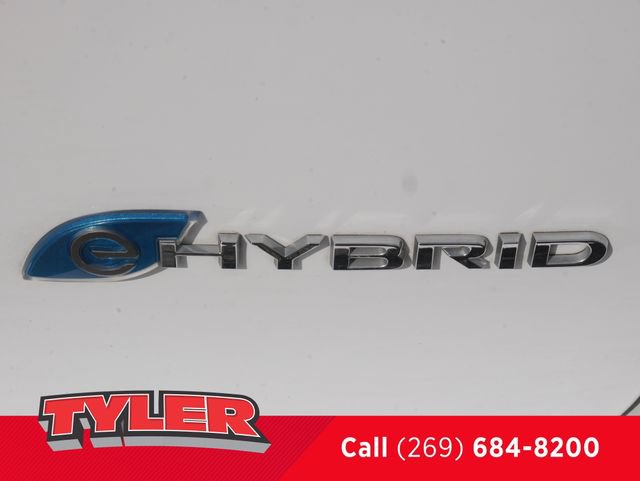 Used 2024 Chrysler Pacifica Limited FWD image 14