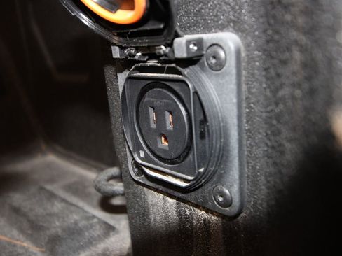 Used 2023 Chevrolet Silverado 1500 ZR2 w/ Technology Package image 46